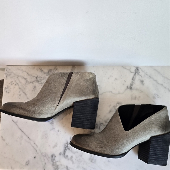 Free People, New Terrah Gray Taupe Leather Cut-out Chunky Heel Boot Size 38 8 - Picture 5 of 12